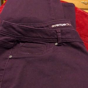 Avenue straight leg jeans 😃